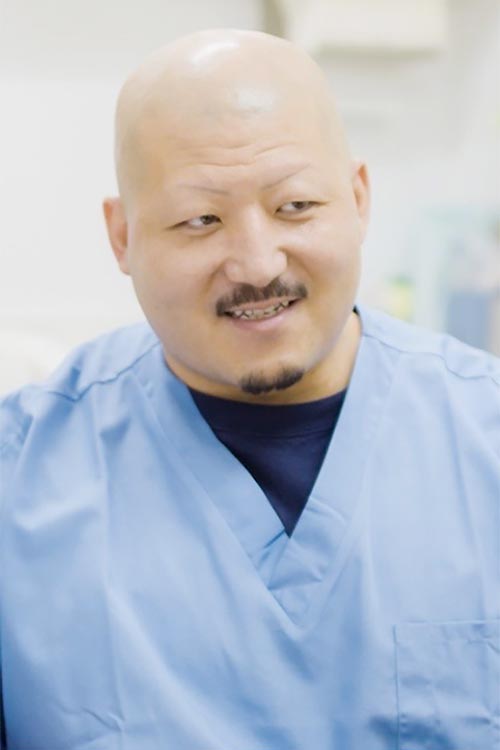 院長 医学博士 筋野恵介